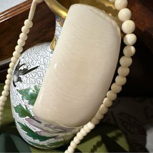 Ivory vintage set necklace and cuff bracelet